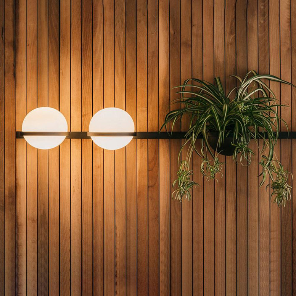 Ray Moderne Globe Solar-Außenwandleuchte mit Pflanztopf – Schwarz/Weiß