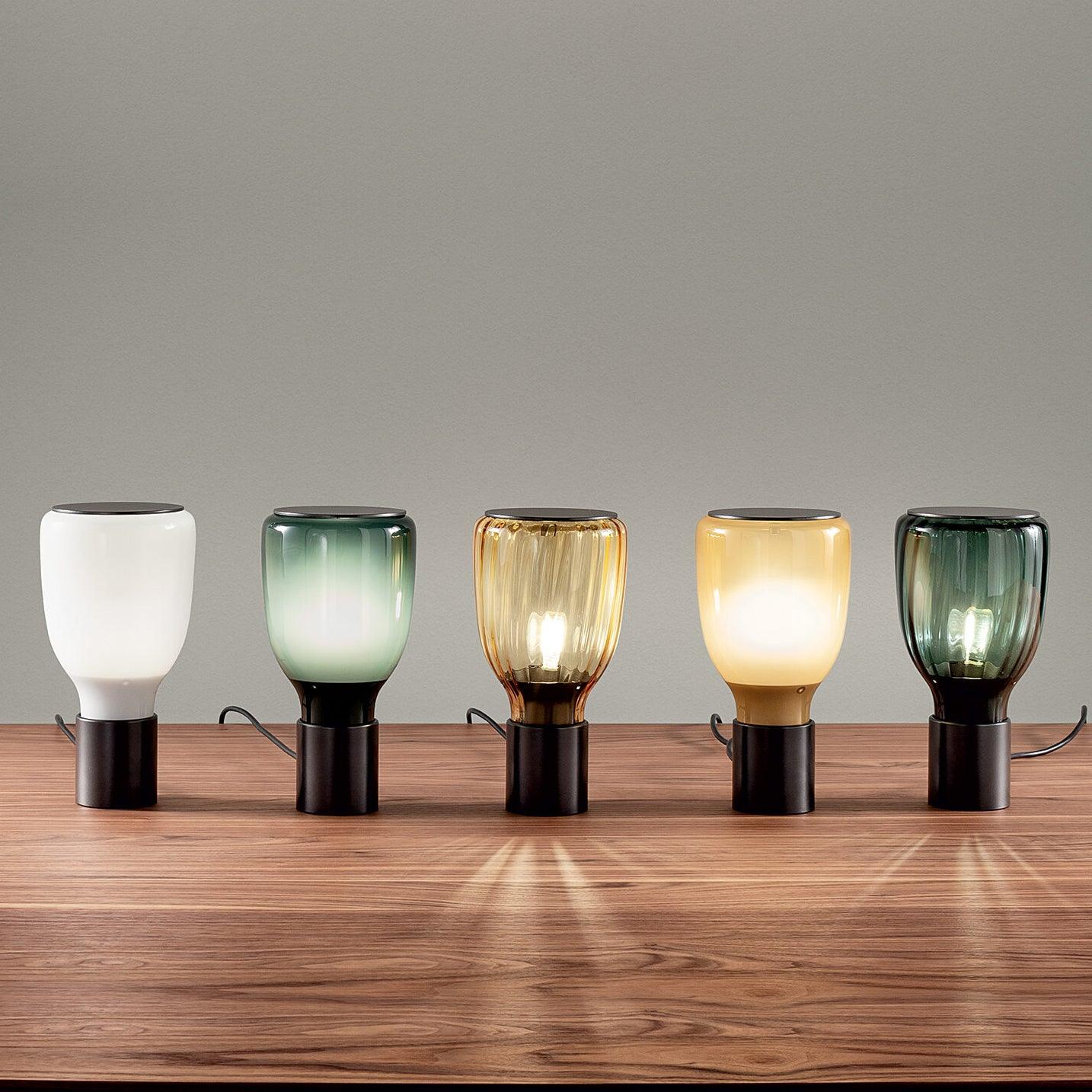 Vathayra Glas-Tischleuchte